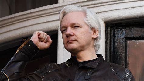 julian assange extradition date